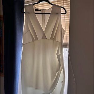 Elegant White Sleeveless Dress